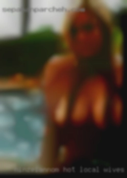 HinzeLannom hot local wives looking to fuck